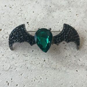 MACY'S Bat pin gold tone